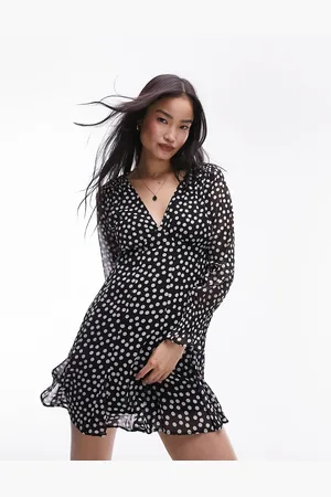 Topshop Long sleeve godet mini tea dress in mono spot