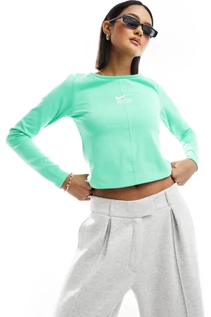 Nike Air tight long sleeve top in spring