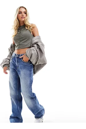 Stradivarius Stradivaraius Petite wide leg dad jean in medium wash