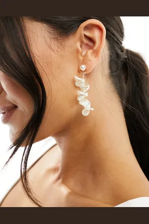 True Decadence Layered pearlescent drop earrings in