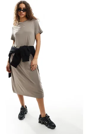Monki Super soft maxi t-shirt dress in mole