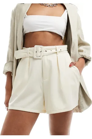In The Style Tailored belted short in cream