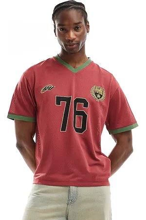 Reclaimed V-neck boxy football t-shirt in burgundy