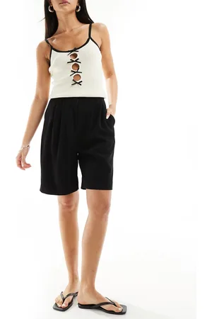 River Island Longline bermuda short in