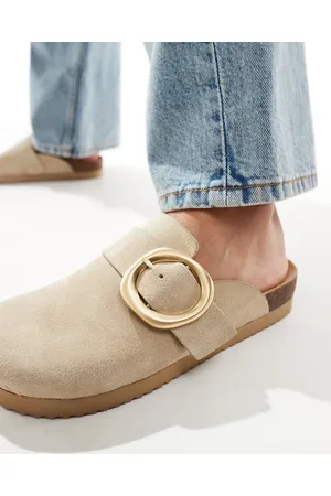 Bershka Buckle detail flat mules in sand