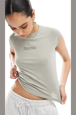 Pull&Bear Graphic slim fit tee in washed
