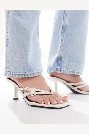 4th & Reckless Nadia Mid Heel buckle thong Sandal in cream