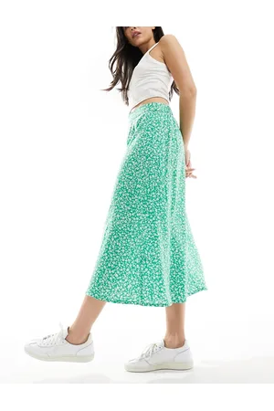 Monki Midi skirt in green meadow floral