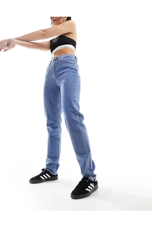 Calvin Klein Authentic slim straight jean in light wash
