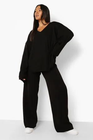 Boohoo Plus Knitted V Neck Side Split Trouser Set