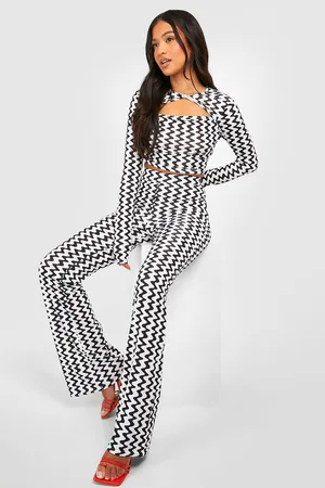 Boohoo Petite Slinky Wave Print Flare