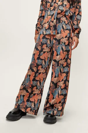 Boohoo Petite Floral Print Satin Wide Leg Pants