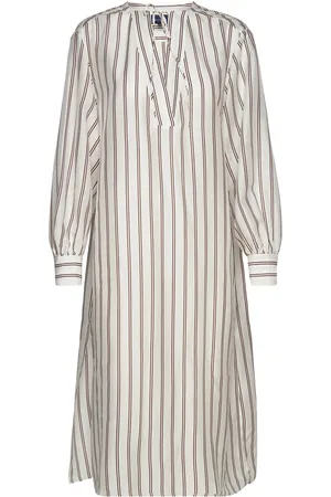 GANT Relaxed V-Neck Stripe Caftan Knelang Kjole Cream
