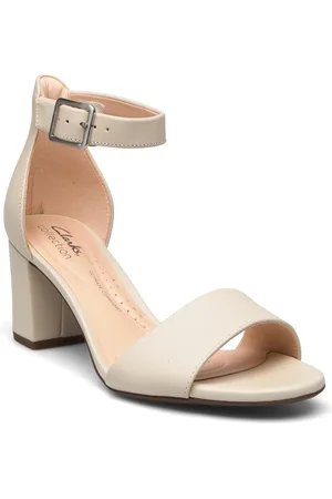 Clarks Deva Mae D Sandal Med Hæl Beige