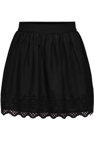 ONLY Onllou Life Emb Flowy Skirt Ptm Kort Skjørt Black