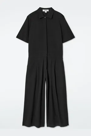 COS SHORT-SLEEVED JUMPSUIT