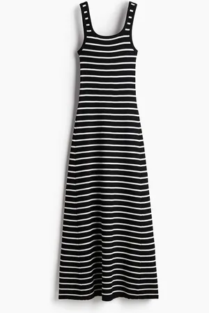 H&M Ribbestrikket kjole med utsvingt skjørt