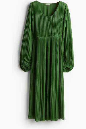 H&M Plissert chiffonkjole