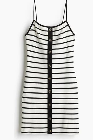 H&M Ribbestrikket kjole med knapper