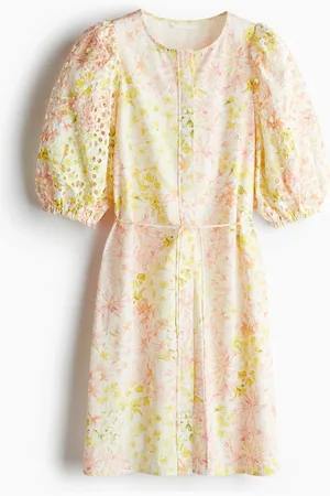H&M Kjole med ermer i engelsk blonde