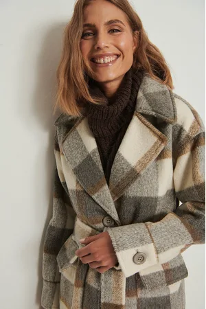 NA-KD Oversized rutete kåpe med belte
