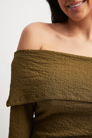 NA-KD Off Shoulder Structured Top