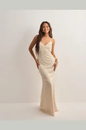 Nelly - Perfect Satin Dress