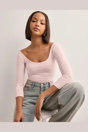 Nelly - Deep Scoop Neck Halfsleeve Top