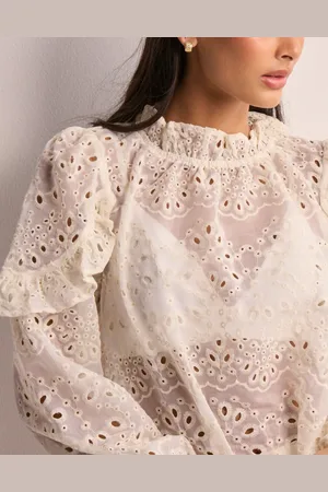 Neo Noir - Nadira Embroidery Blouse