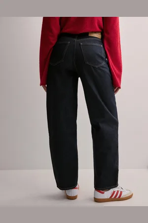 Calvin Klein - Barrel
